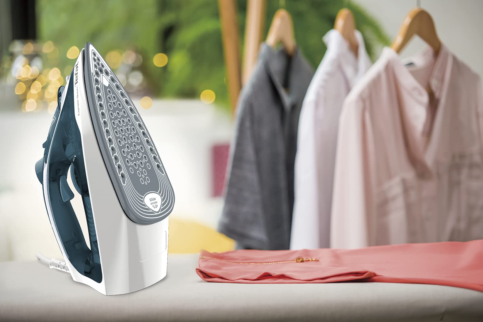 TEFAL Steam Iron | Express Steam | Iron Steamer | 2400 W | 270 ml | Blue/White | Cerilium/Plastic | 2 Years Warranty | FV2831M0