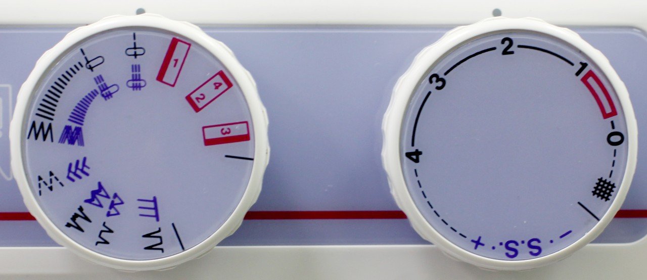 Janome 712T Treadle Sewing Machine