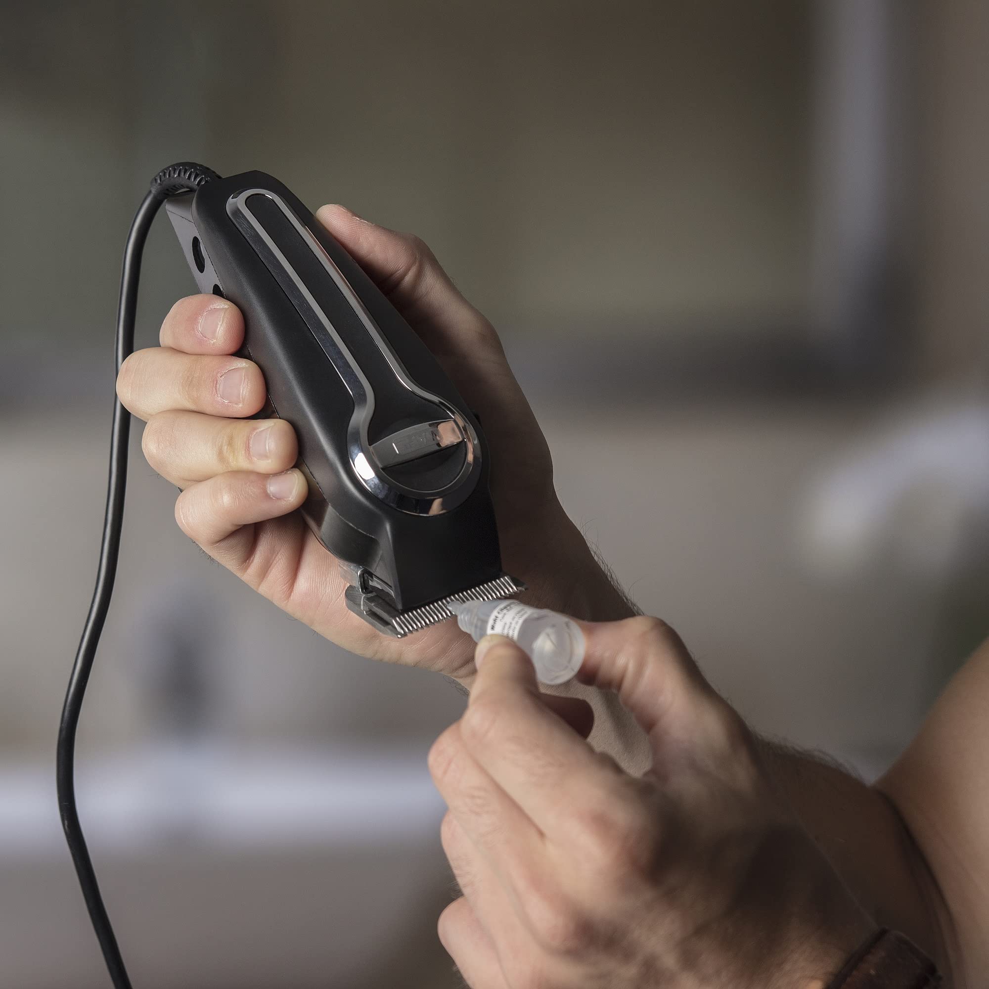 Wahl Elite Clipper for Men, with Secure Fit Premium Cutting Combs, Professional Quality, Corded