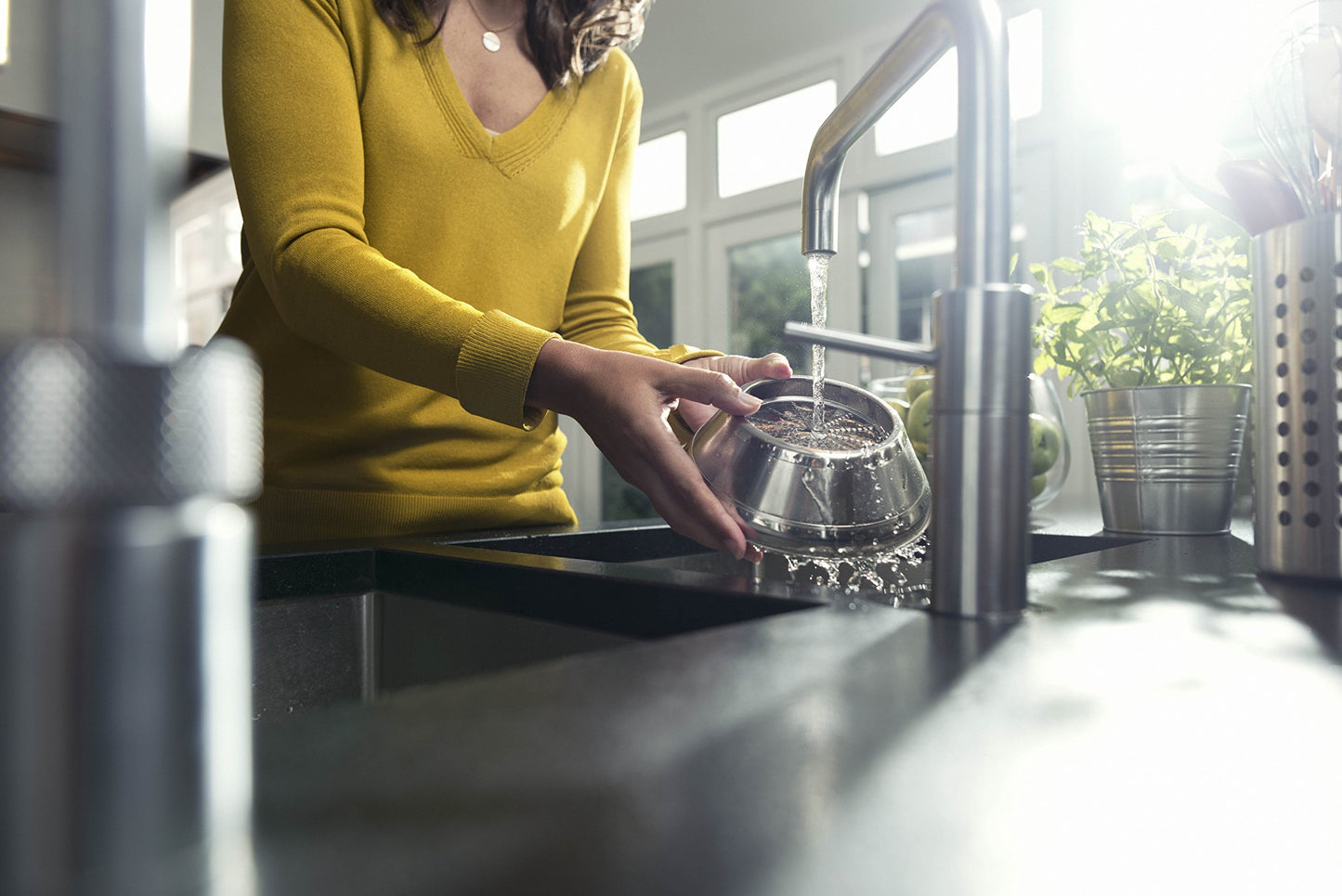 Philips 1200W Avance Collection Juicer, Black, 1.5 Liters, HR1922/20, 2 Year Warranty