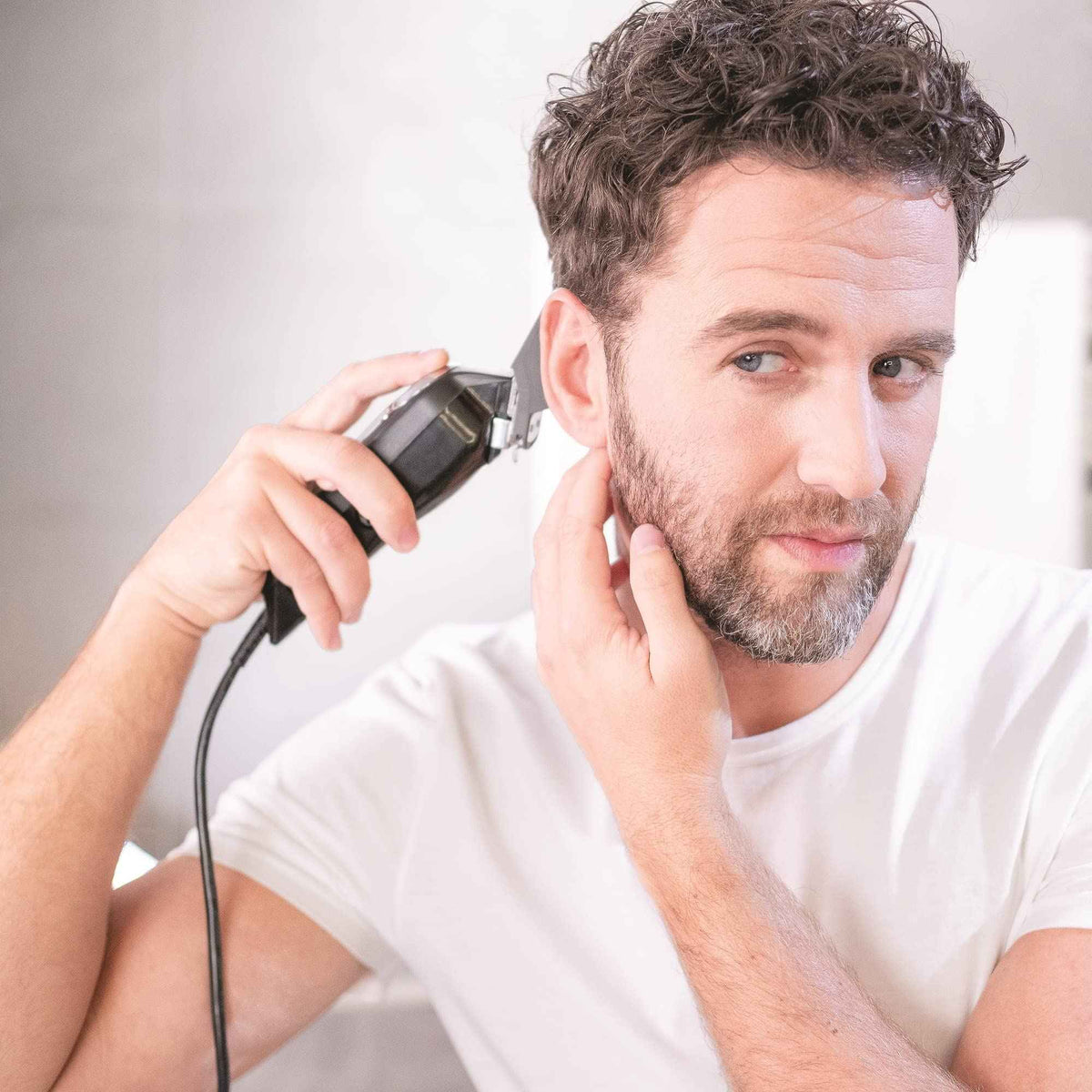 Wahl Elite Clipper for Men, with Secure Fit Premium Cutting Combs, Professional Quality, Corded